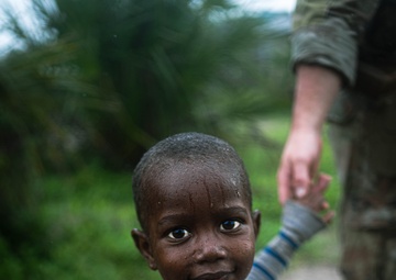 U.S. Army conducts patrol to Kenyan village