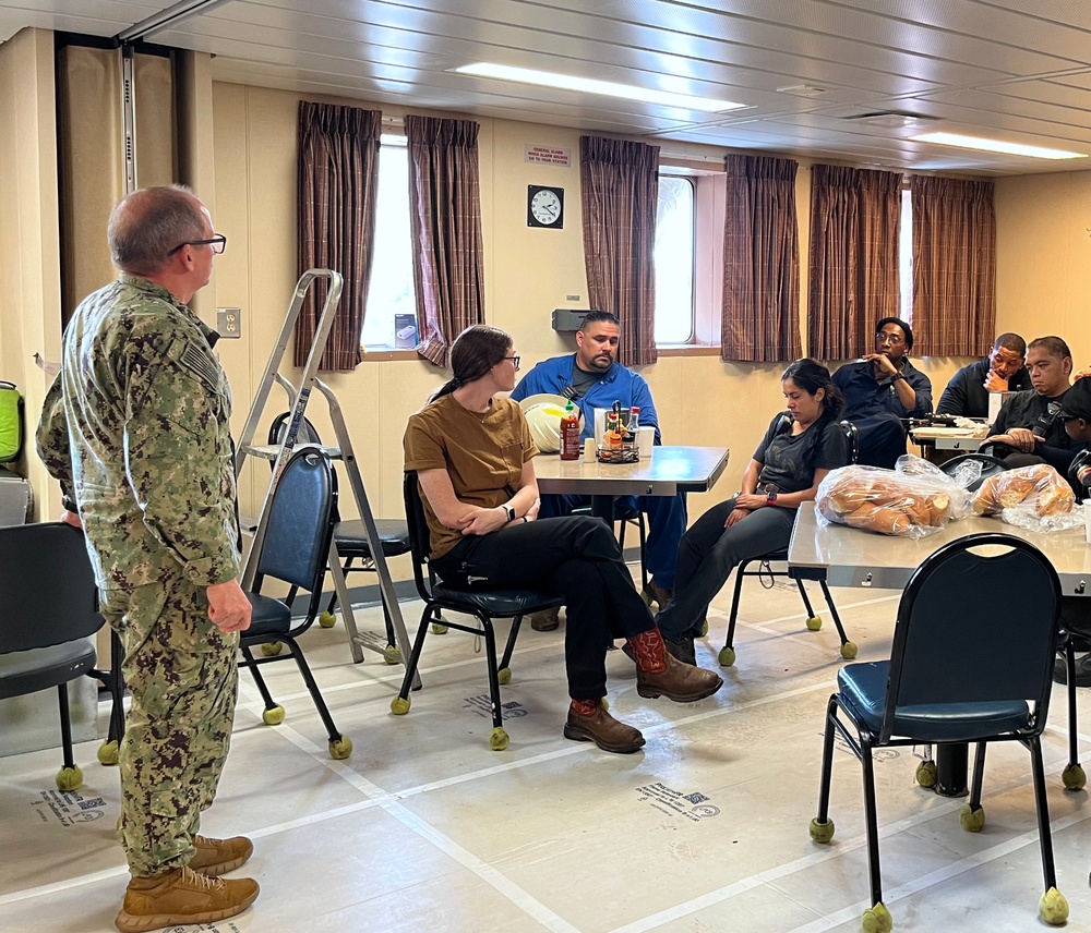 USS HERSHEL “WOODY” WILLIAMS HOSTS MSCEURAF DURING MALTA MAINTENANCE PERIOD