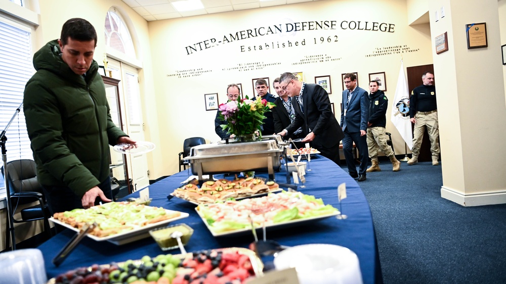 Vice Chief of the National Guard Bureau, Lt. Gen. Marc H. Sasseville speaks to class 62