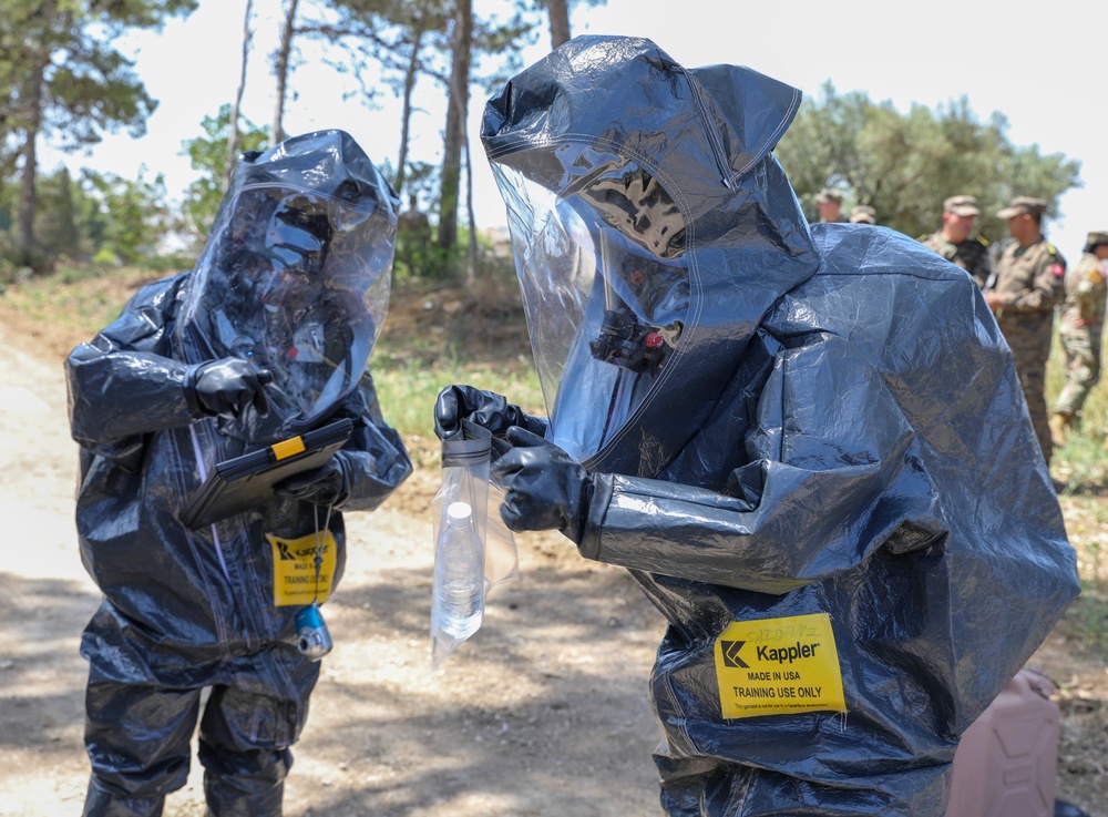 EOD and CBRN conduct joint training in Tunisia at African Lion 2023