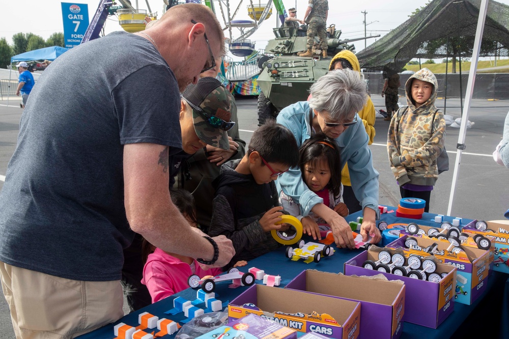 U.S. Navy Hosts STEM Event for Memorial Day Weekend