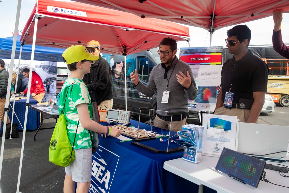 U.S. Navy Hosts STEM Event for Memorial Day Weekend