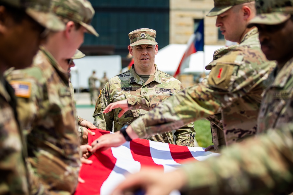 Saying Farewell: 1st Infantry Division holds Victory With Honors for Col. John B. Mountford