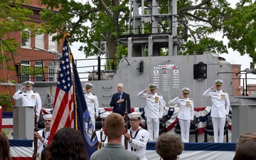 Brooks Assumes Command of OICC PNSY