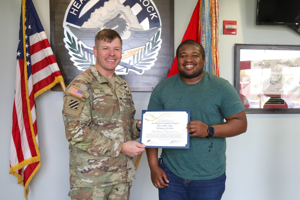 Sustainment Soldiers recognized for their volunteer service
