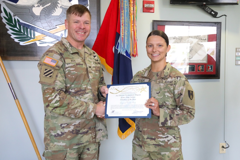Sustainment Soldiers recognized for their volunteer service
