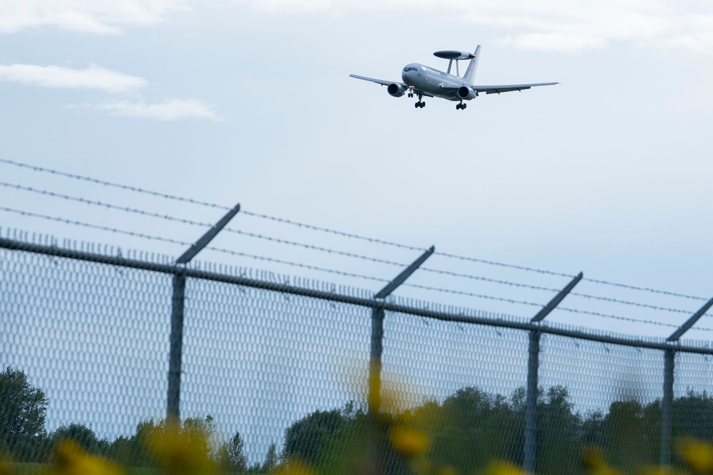 JASDF 602nd AACS E767 arrive in Alaska for RF 23-2