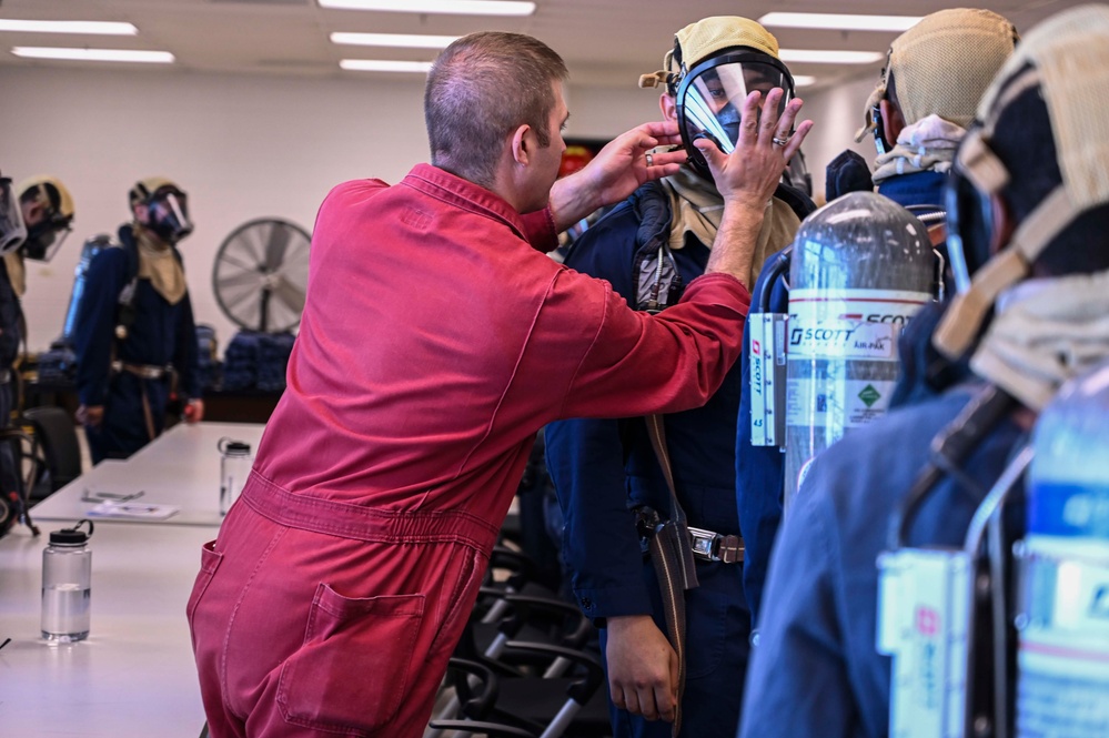 Damage Control Schoolhouse prepares Sailors before leaving Great Lakes