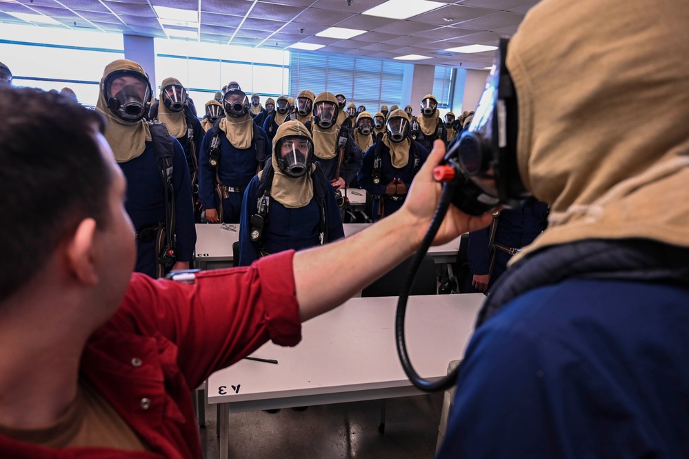 Damage Control Schoolhouse prepares Sailors before leaving Great Lakes