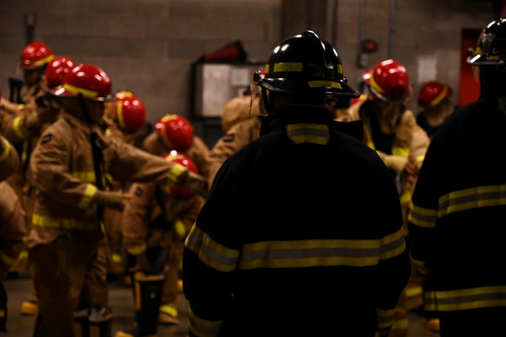 Damage Control Schoolhouse prepares Sailors before leaving Great Lakes