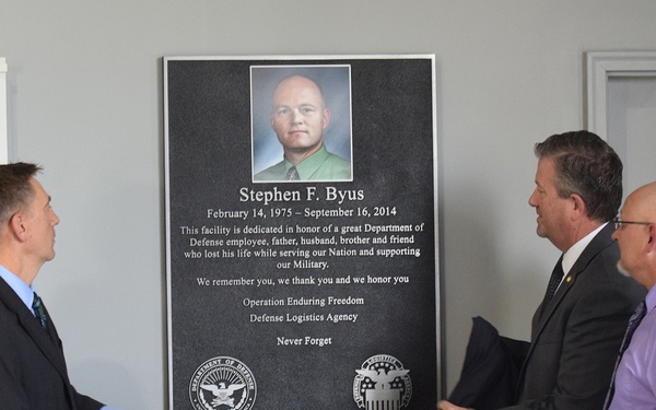 Fallen DLA Land and Maritime logistician honored with Army memorialization
