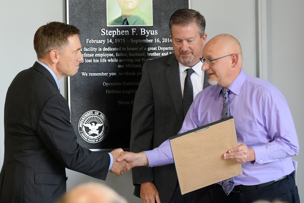 Fallen DLA Land and Maritime logistician honored with Army memorialization