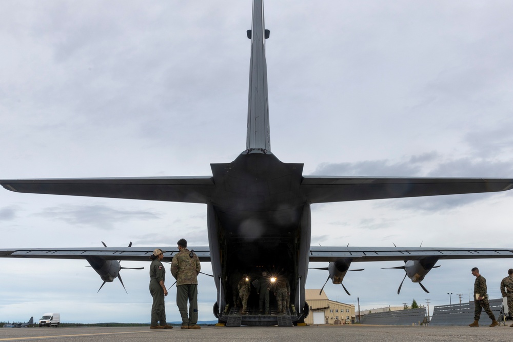 1st ANGLICO: JLTV loading and unloading training