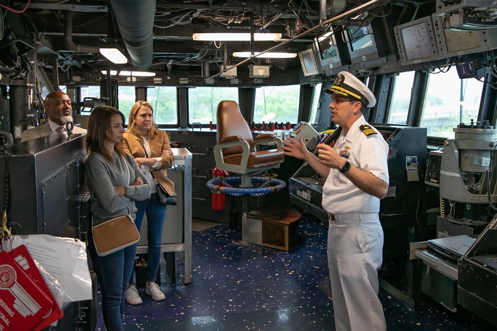 USS John McCain (DDG 56) Commanding Officer conducts an educator tour during Portland Fleet Week