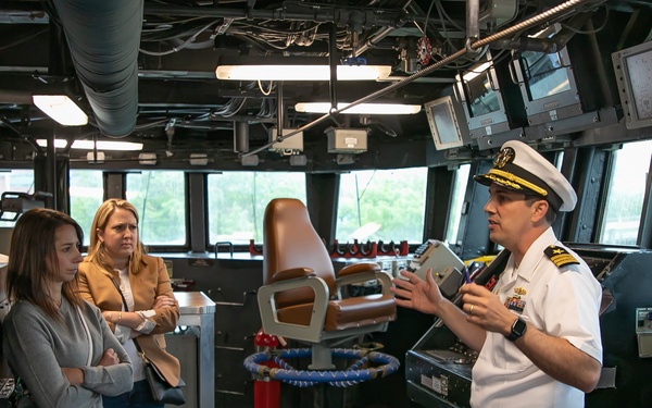 USS John McCain (DDG 56) Commanding Officer conducts an educator tour during Portland Fleet Week