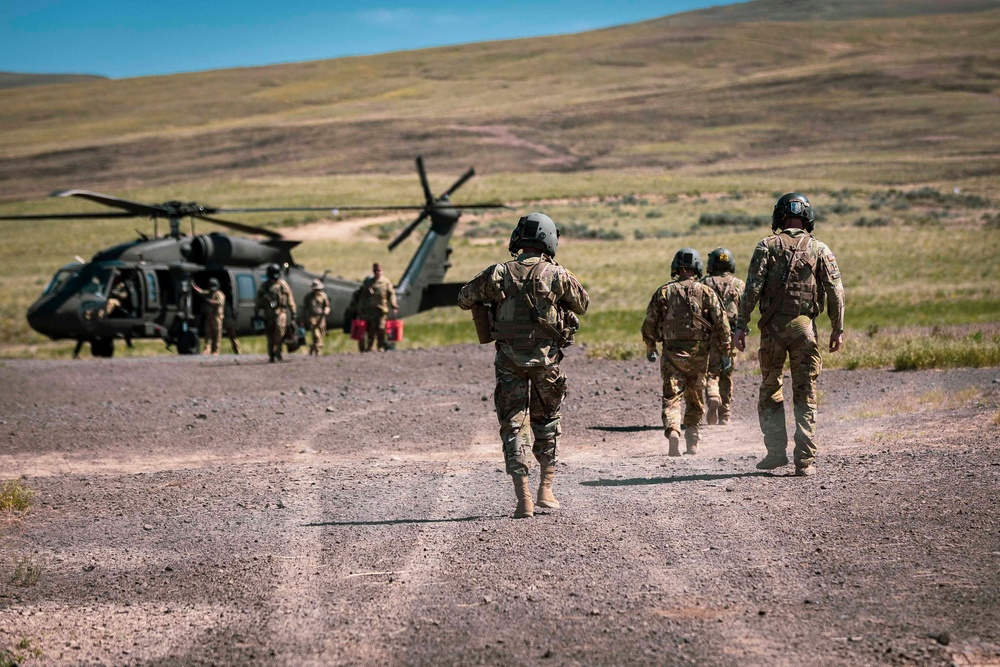 Birds That Shoot Back: Washington National Guard aviation crews conduct aerial M240H gunnery at Yakima Training Center