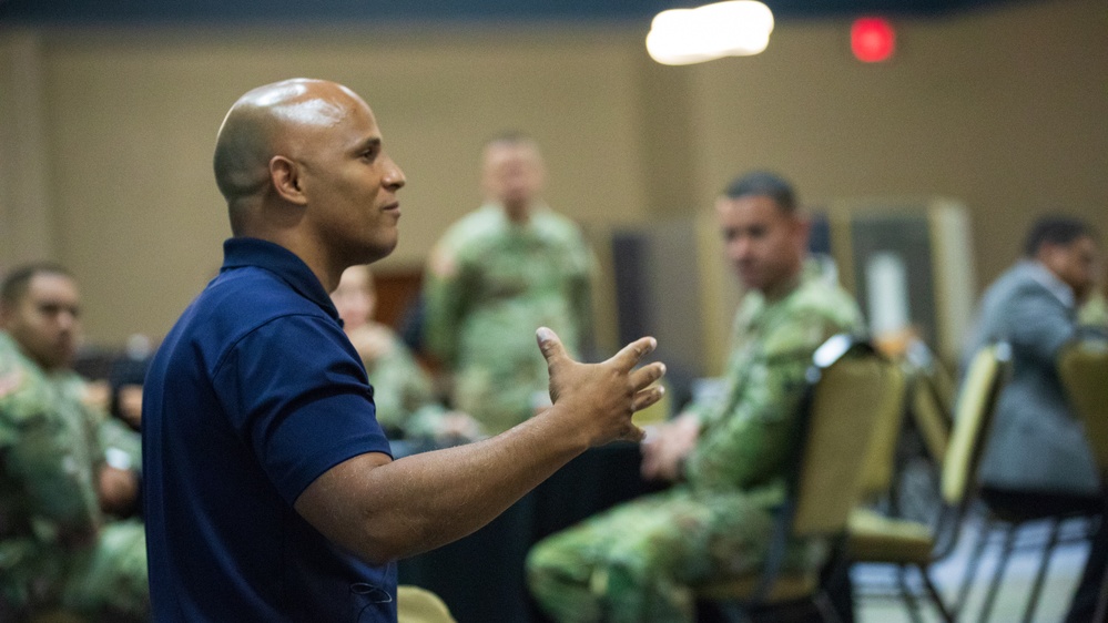 Carlos Evans visits the 1st Mission Support Command