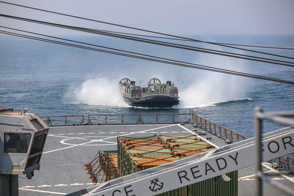 USS Carter Hall Conducts LCAC Operations