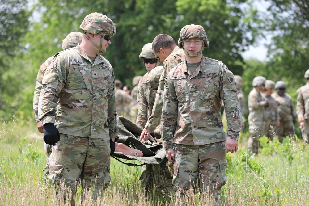 Oklahoma Guard Soldiers conduct MEDEVAC training at Camp Dodge