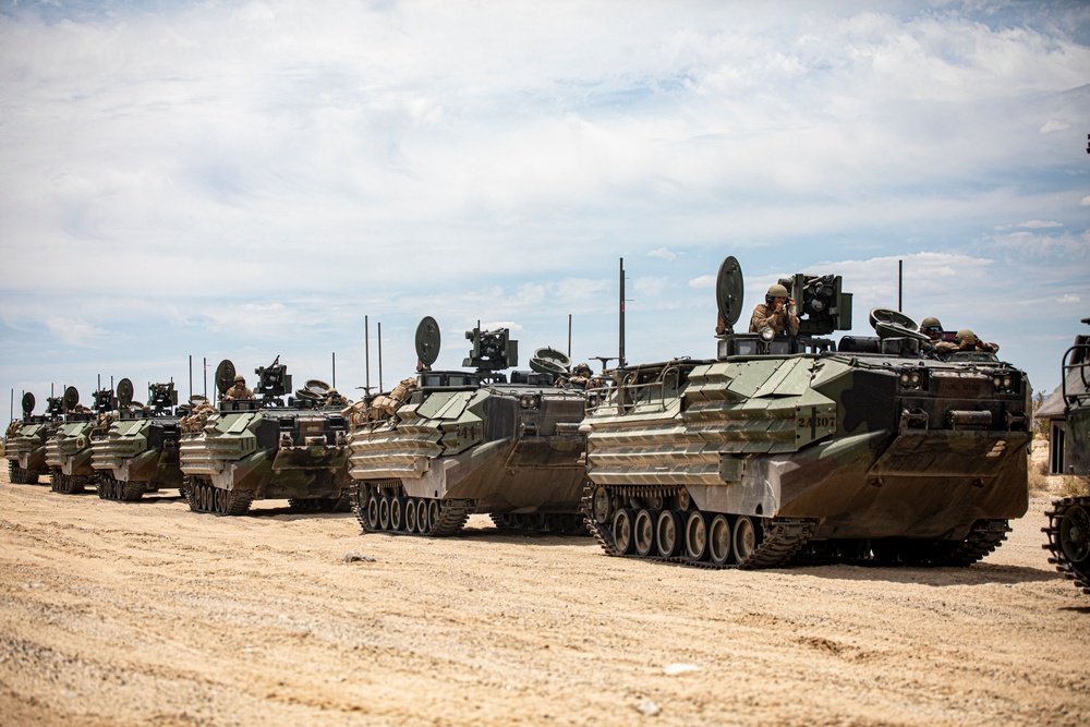 ITX 4-23: AAVs On The Move