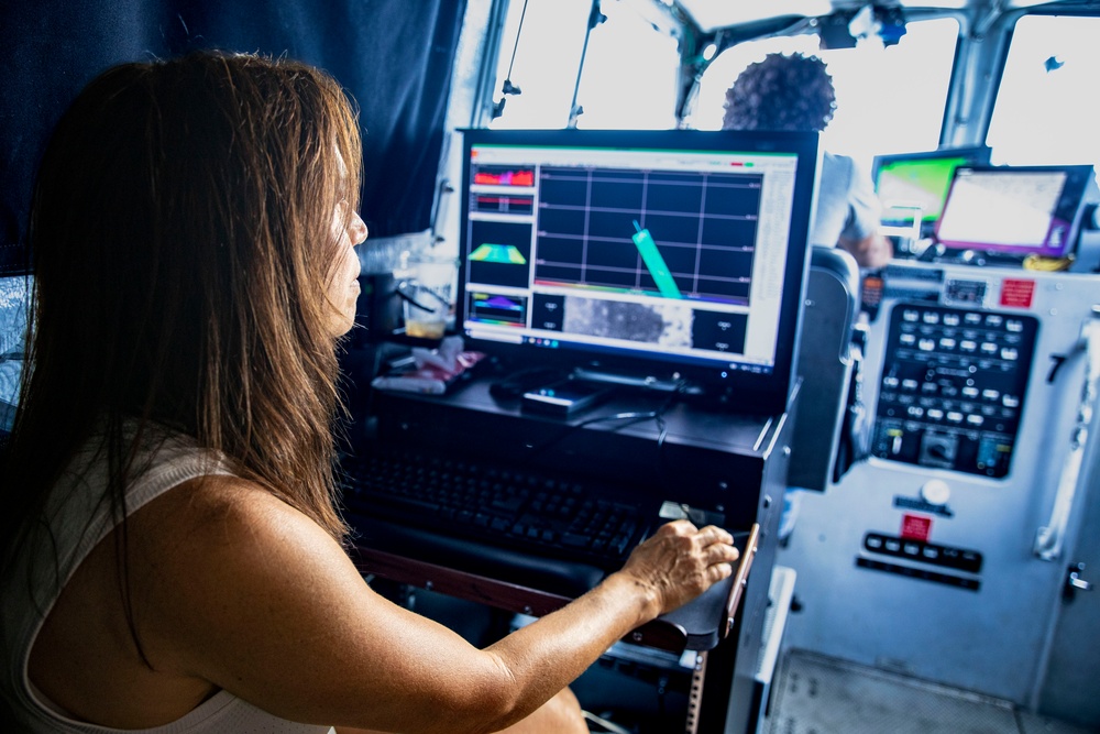 USNS Henson Detachment Conducts HSL Operations as Part of Typhoon Mawar Recovery Effort