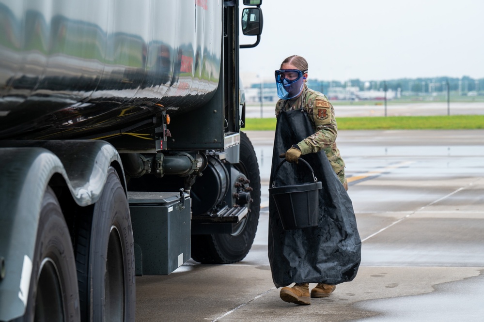 Wet-wing defuel mission