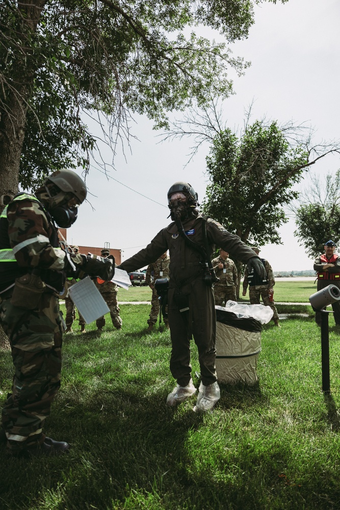 Airmen test the Aircrew Eyes and Respiratory Protection System