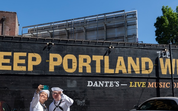 Sailors Visit Iconic Portland Landmarks