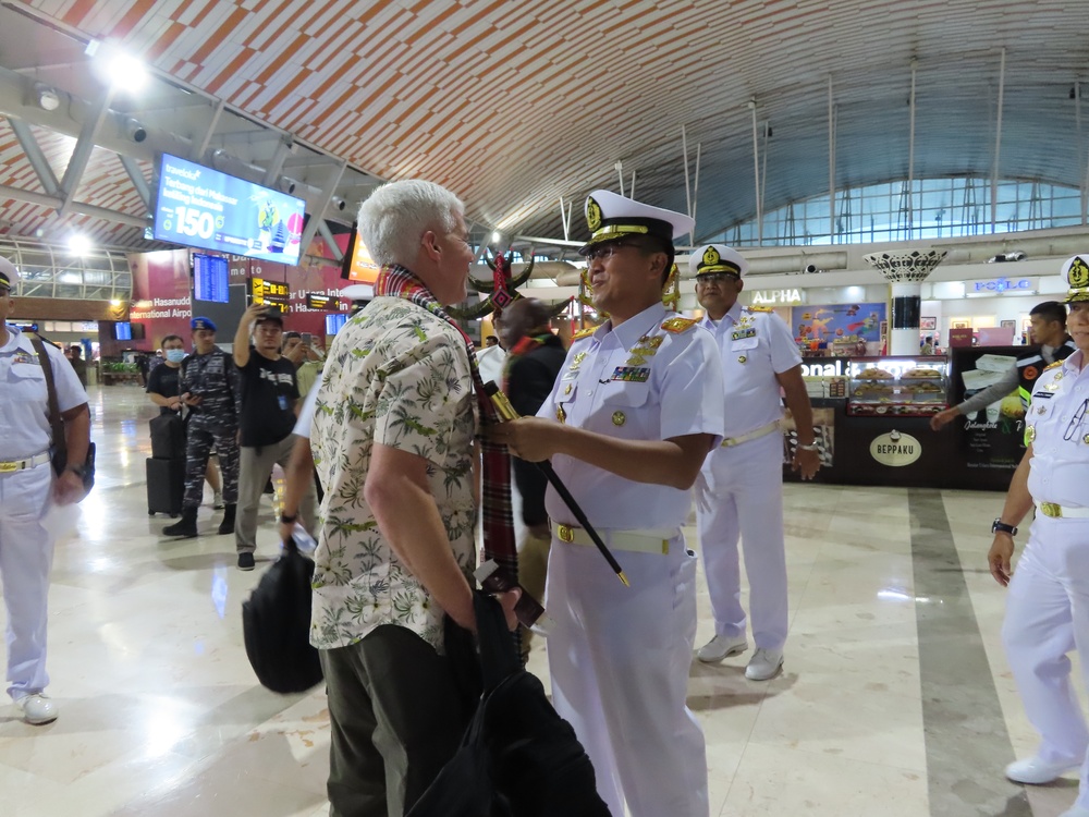 Commander, U.S. 7th Fleet Visits Indonesia for the Multilateral Naval Exercise Komodo