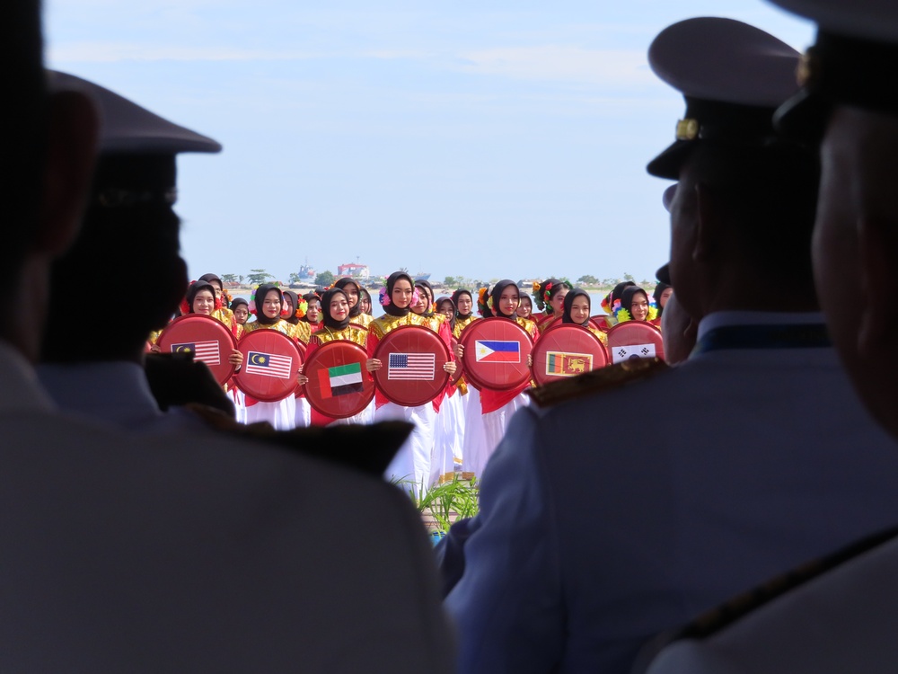 Commander, U.S. 7th Fleet Visits Makassar, Indonesia for the Multilateral Naval Exercise Komodo