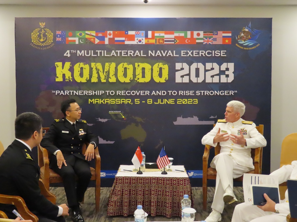 Commander, U.S. 7th Fleet Visits Makassar, Indonesia for the Multilateral Naval Exercise Komodo