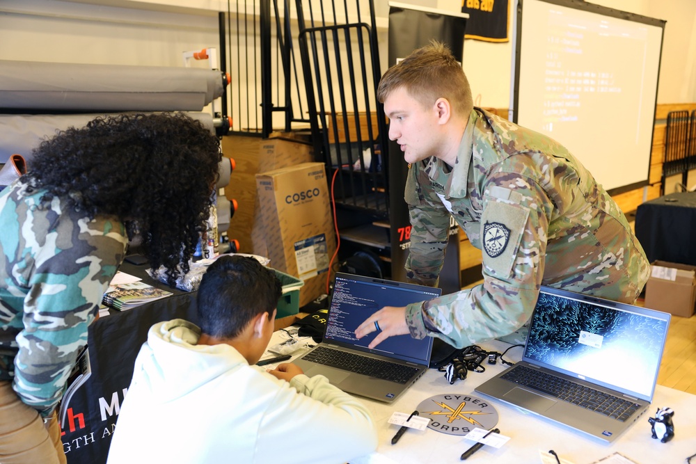 Cyber Soldiers and Civilians discuss life changing opportunities in Army Service