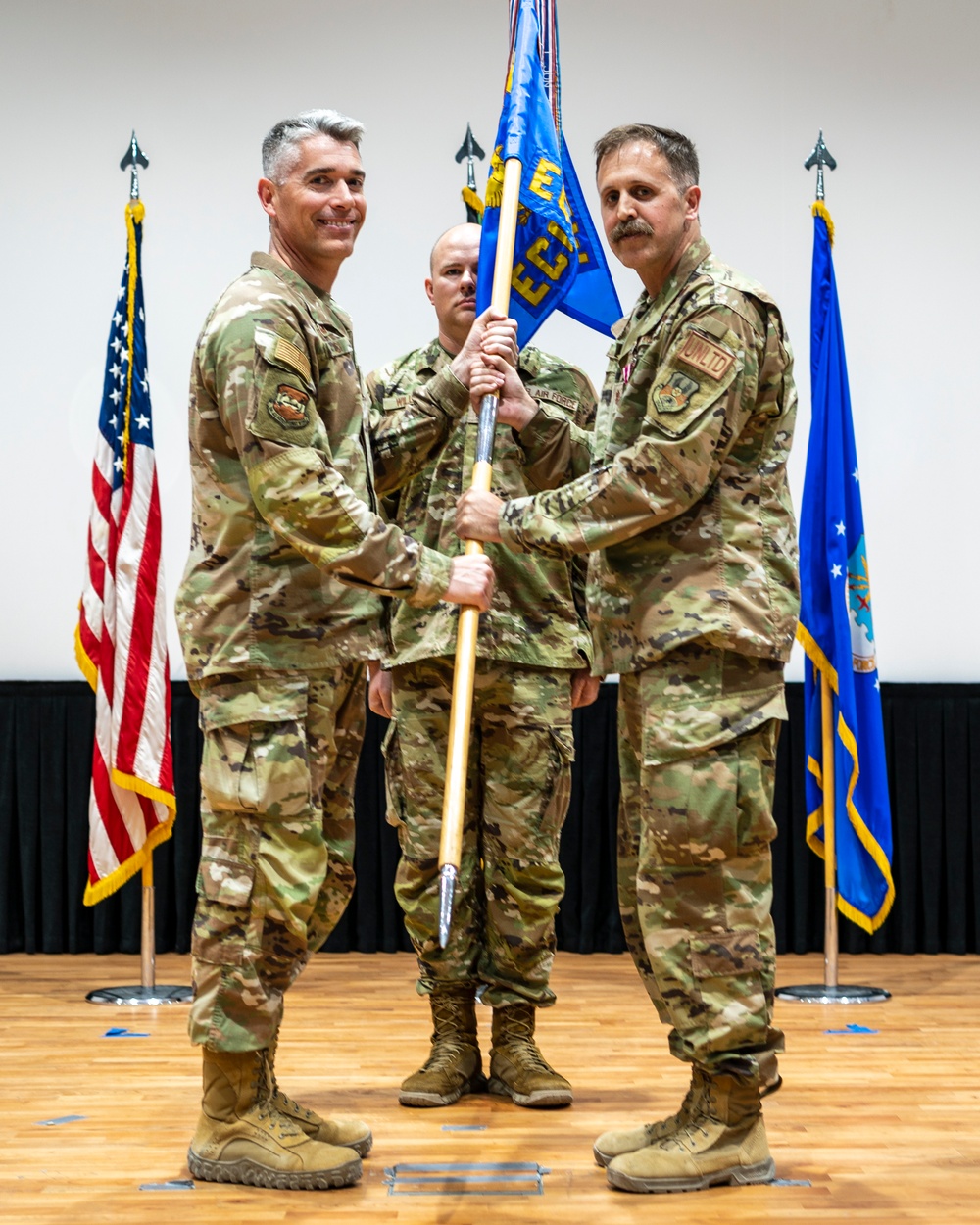 386 ECONS Change of Command