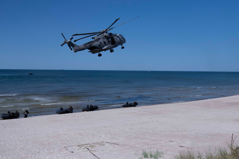 Multinational Marine Forces conduct amphibious operations during BALTOPS23