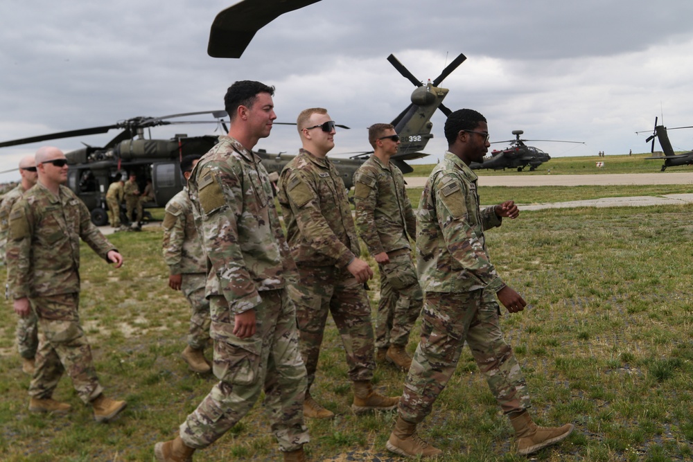 DVIDS - Images - Spc. Keaton Thompson Reenlistment Ceremony [Image 3 of 6]