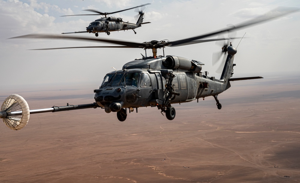 Helicopter air-to-air refueling