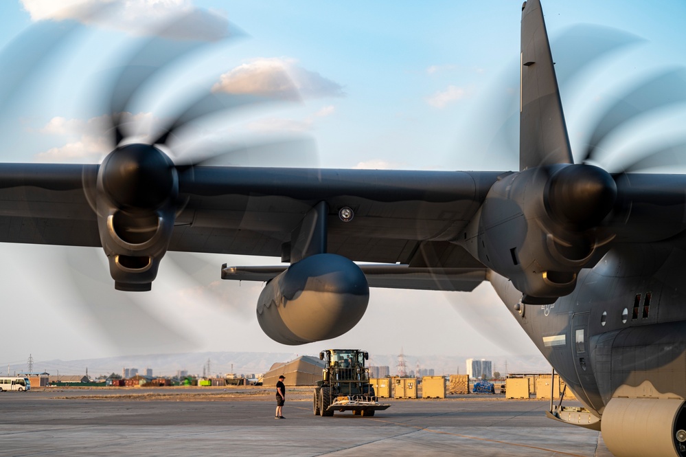 Helicopter Air to Air Refueling