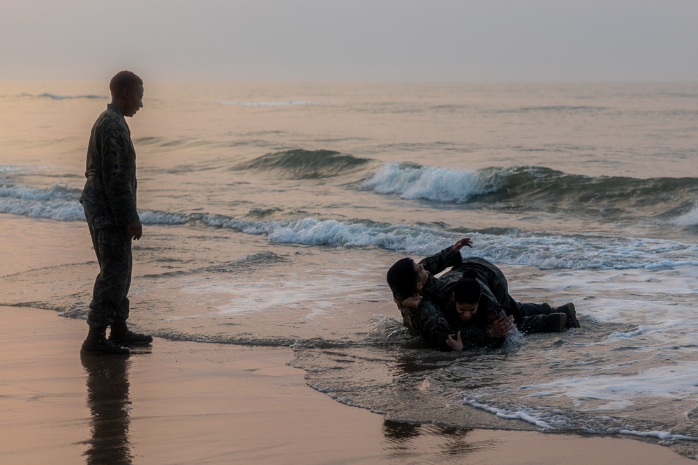 Building Bonds and Strength: Marines with the 26th MEU Train Together on the Beach