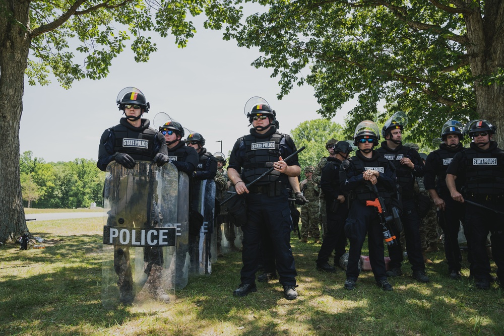 Indiana’s National Guard Reaction Force, Indiana State Police and Verizon Frontline train at Homeland Defender 2023