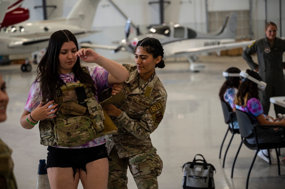 58th SOW Airmen inspire Santa Fe STEM students