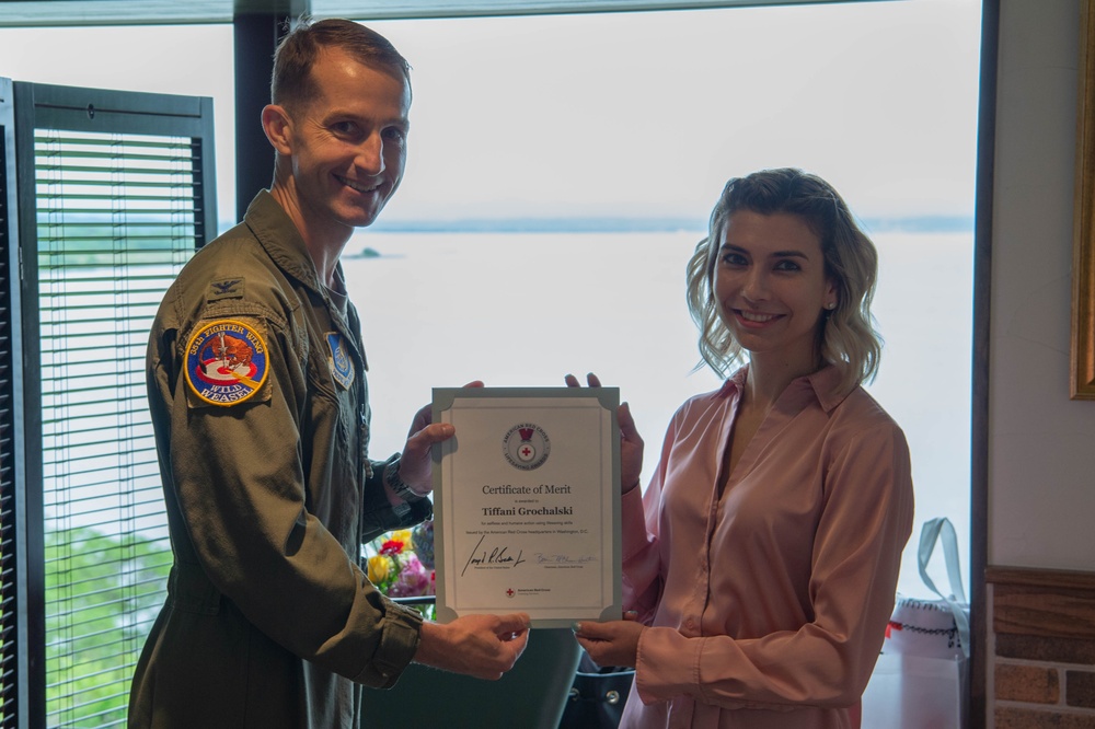 Lifesaving Encounter: Red Cross Volunteer’s Heroic Act