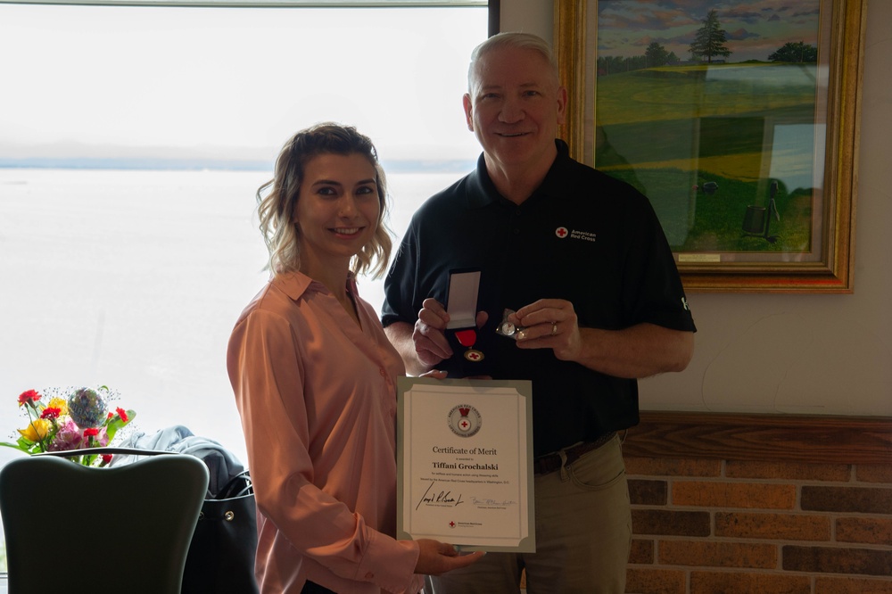 Lifesaving Encounter: Red Cross Volunteer’s Heroic Act