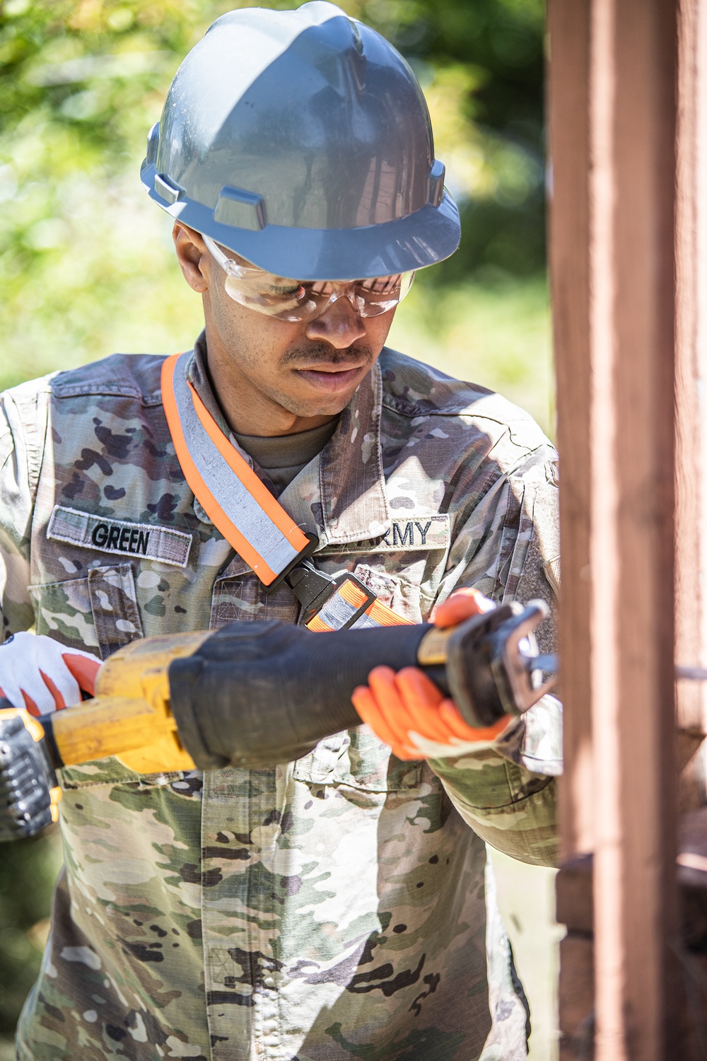 Oklahoma Army National Guard engineers begin Innovative Readiness Training mission in Hawaii