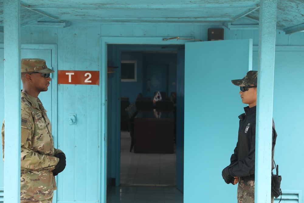 UNC Deputy Commander visits JSA