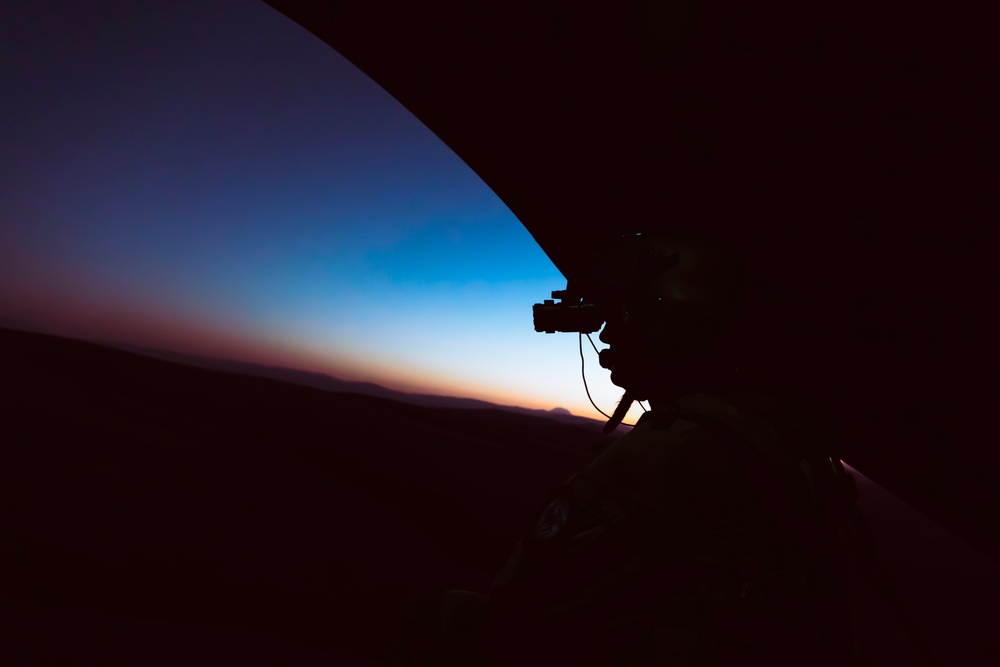 Fly By Night: Washington National Guard Chinook crews conduct aerial gunnery after dark