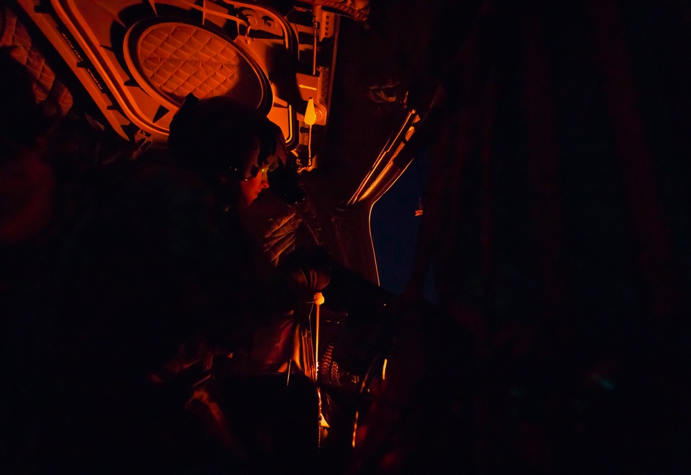 Fly By Night: Washington National Guard Chinook crews conduct aerial gunnery after dark