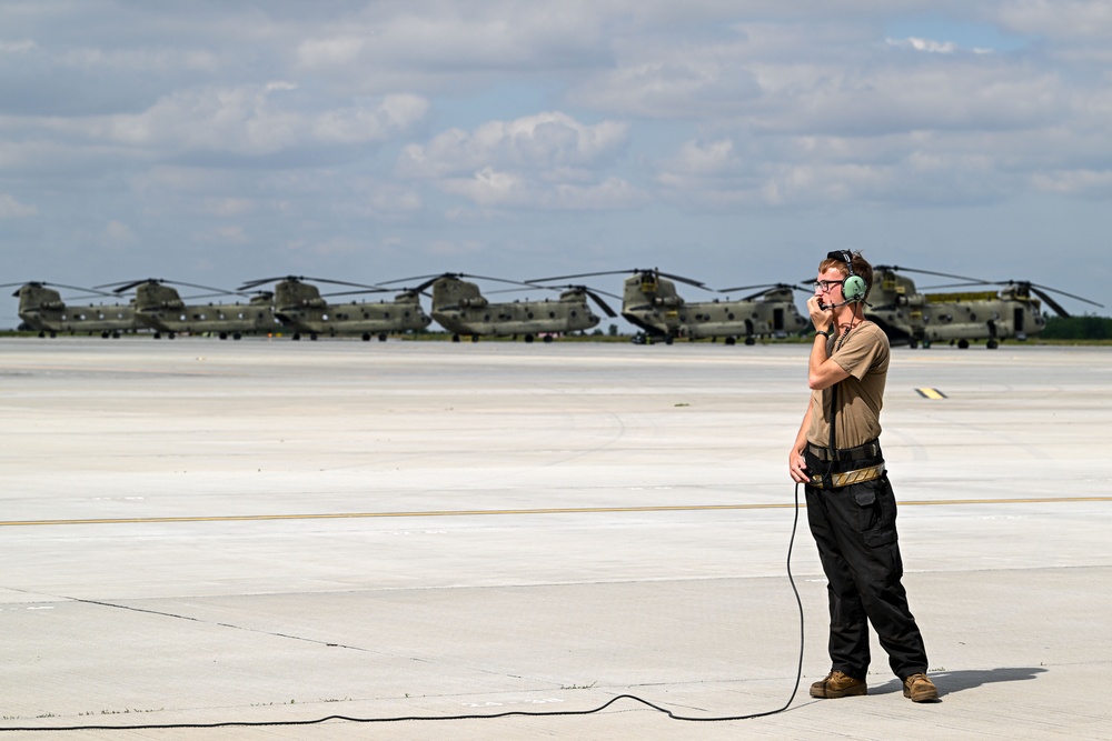 B-1B Lancers receive first-ever hot-pit refuel in Romania