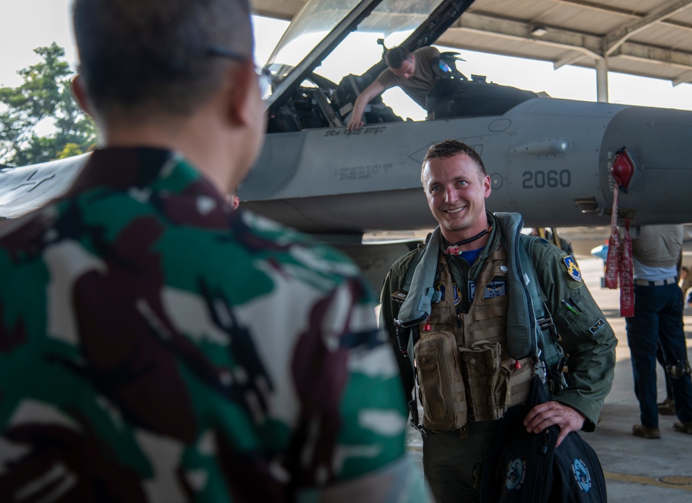 Wolf Pack arrives for Cope West 23