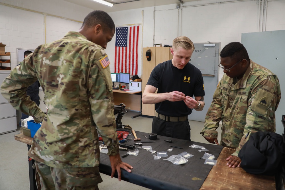 D.C. National Guard: Weapons Maintenance