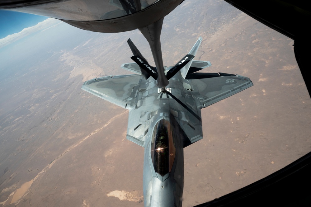 F-22 Raptor receives fuel in USCENTCOM